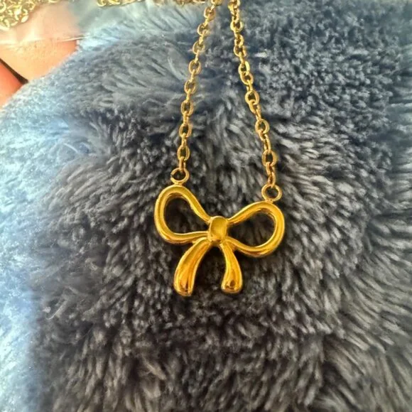 Neiman Marcus 18K Gold Plated Bow Necklace - Picture 4 of 5